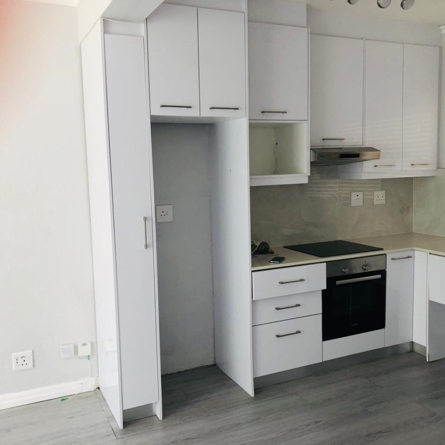 To Let 1 Bedroom Property for Rent in Green Point Western Cape